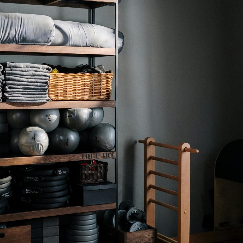 pexels-cottonbro-4327024